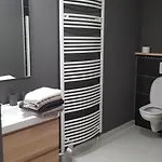 La Trouverie לינה וארוחת בוקר 4*